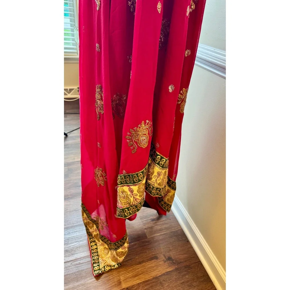 Magenta Georgette Saree Gold Sequins Embroidery Green Boarder Indian Handmade